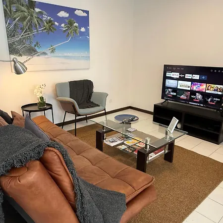 Ocean View Getaway 아파트