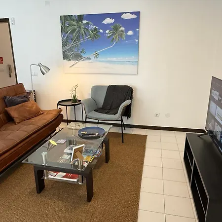 Ocean View Getaway * البوفيرا