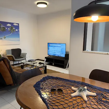 Ocean View Getaway شقة *